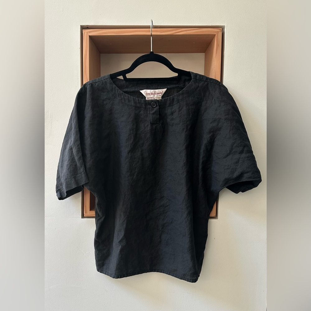 Vintage Diane Von Furstenberg top black bat wing short sleeve sz S Linen Blouse